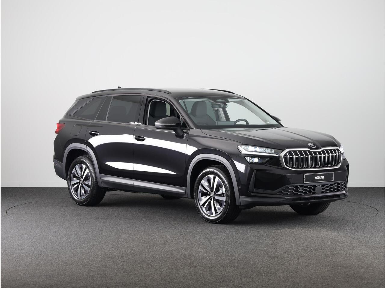 Skoda Kodiaq Business Edition m-HEV 1.5 TSI 150 pk 7 versn. DSG | Trekhaak | Comfort Pakket | Dynamic Chassis Control | Winter Pakket | Parkeer pakket | 18 inch lichtmetalen velgen | Ligh & View