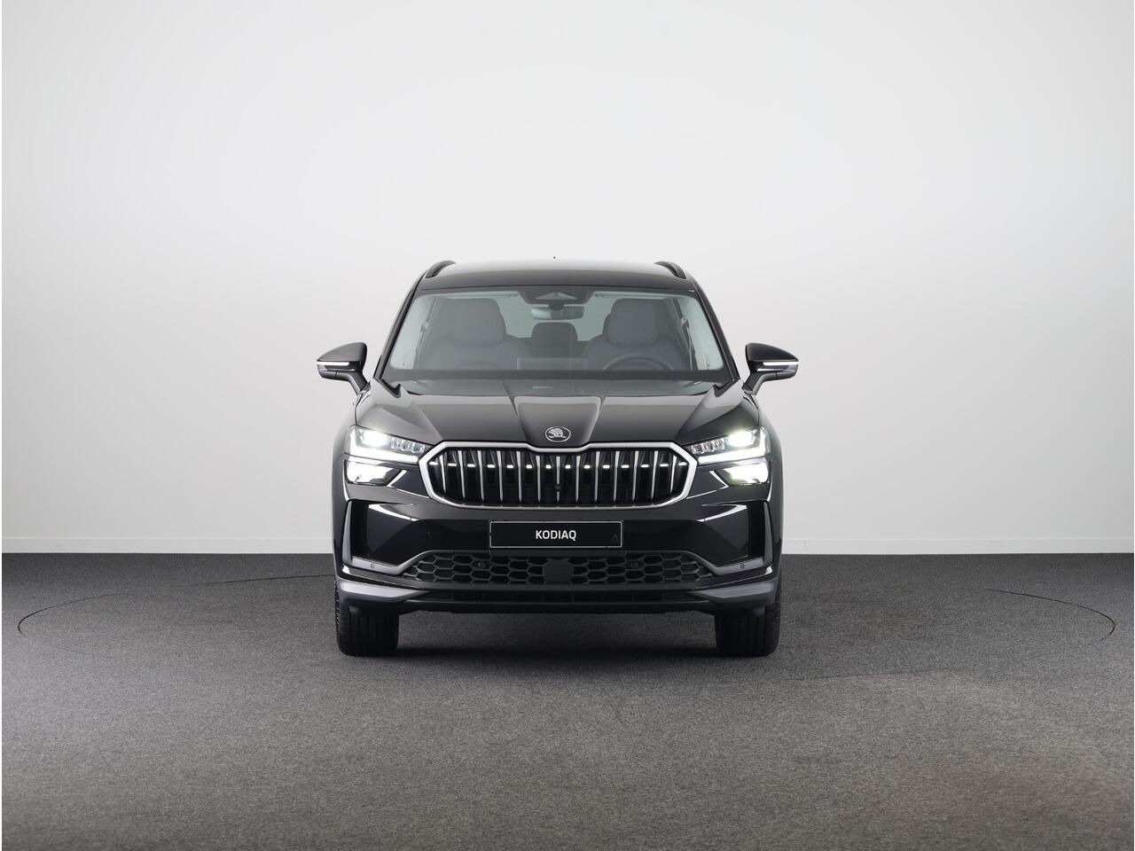 Skoda Kodiaq Business Edition m-HEV 1.5 TSI 150 pk 7 versn. DSG | Trekhaak | Comfort Pakket | Dynamic Chassis Control | Winter Pakket | Parkeer pakket | 18 inch lichtmetalen velgen | Ligh & View