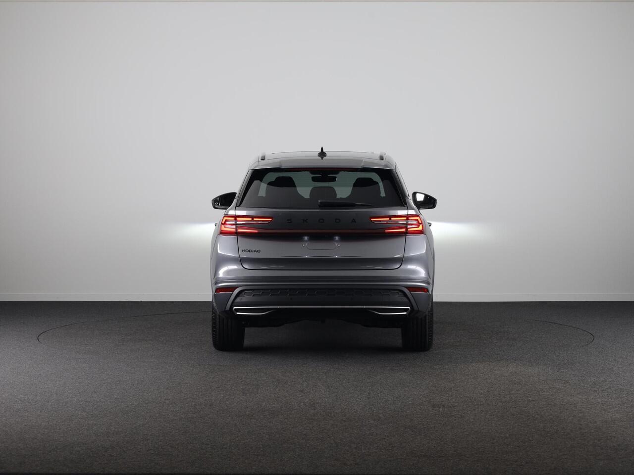 Skoda Kodiaq Sportline Business m-HEV 1.5 TSI 150 pk 7 versn. DSG | 7-persoons | Trekhaak wegklapbaar | Panoramadak | Winter pakket