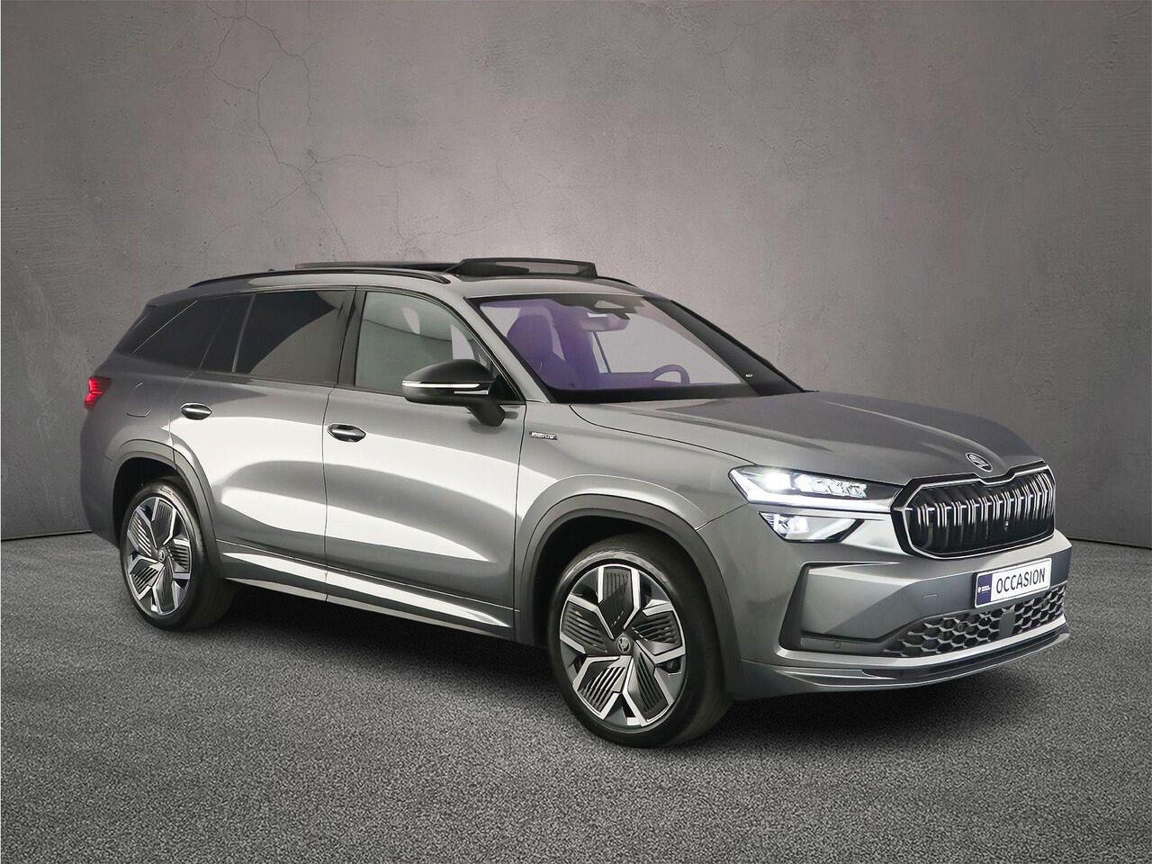 Skoda Kodiaq Sportline Business 1.5 TSI PHEV 204pk DSG Automaat Trekhaak, Panoramadak, Verwarmde voorruit, CANTON audio, Adaptive cruise control, Achteruitrijcamera, LED matrix koplampen