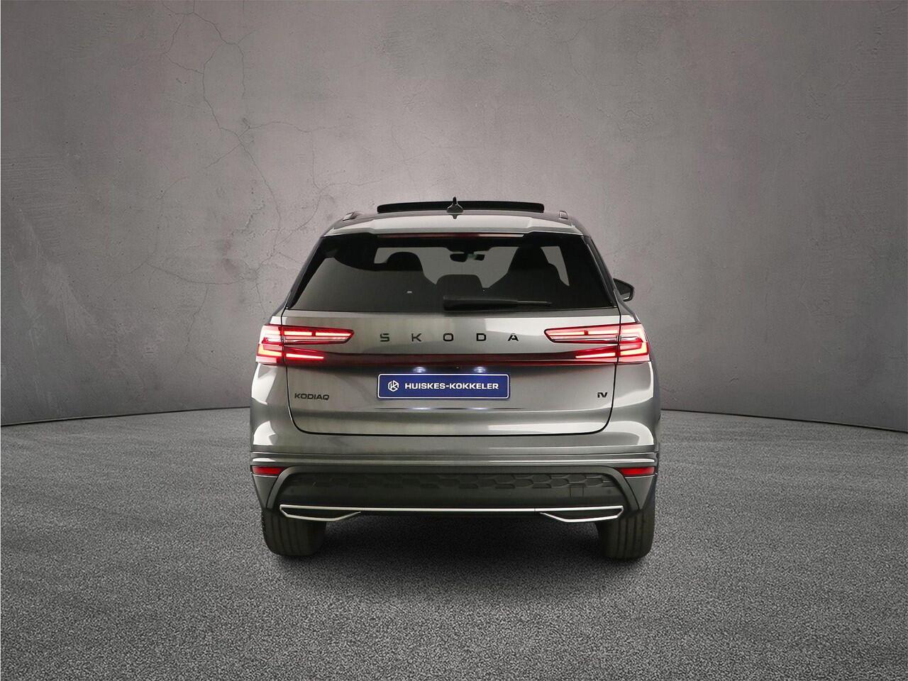 Skoda Kodiaq Sportline Business 1.5 TSI PHEV 204pk DSG Automaat Trekhaak, Panoramadak, Verwarmde voorruit, CANTON audio, Adaptive cruise control, Achteruitrijcamera, LED matrix koplampen