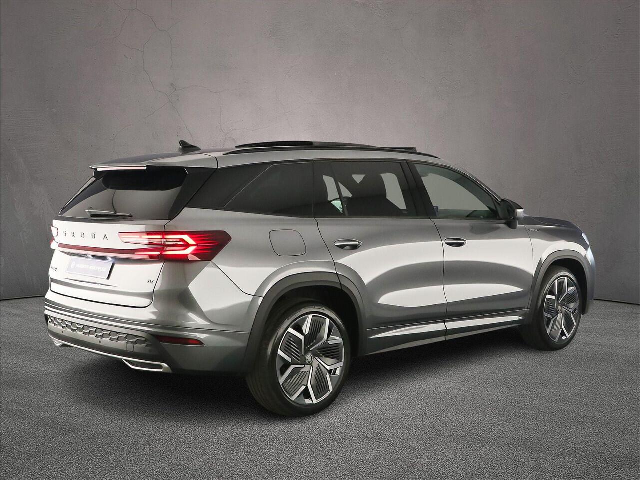 Skoda Kodiaq Sportline Business 1.5 TSI PHEV 204pk DSG Automaat Trekhaak, Panoramadak, Verwarmde voorruit, CANTON audio, Adaptive cruise control, Achteruitrijcamera, LED matrix koplampen