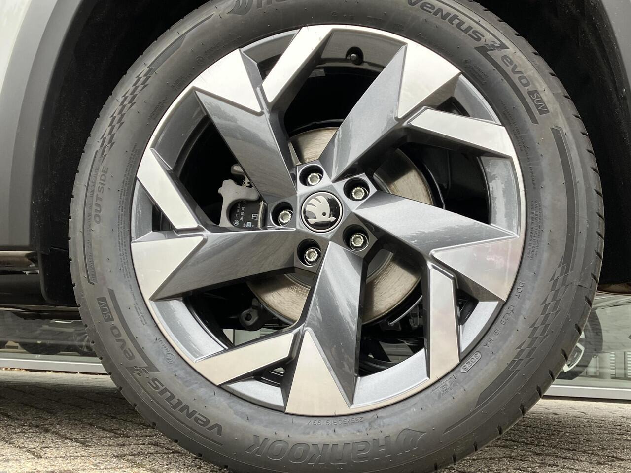 Skoda Kodiaq Sportline Business 1.5 TSI PHEV 204 PK GRATIS E-BIKE | Trekhaak | Panorama dak | 19" lichtmetalen velgen |