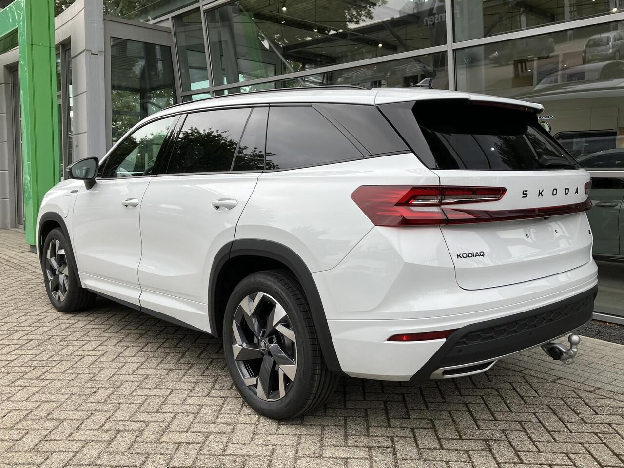 Skoda Kodiaq Sportline Business 1.5 TSI PHEV 204 PK GRATIS E-BIKE | Trekhaak | Panorama dak | 19" lichtmetalen velgen |