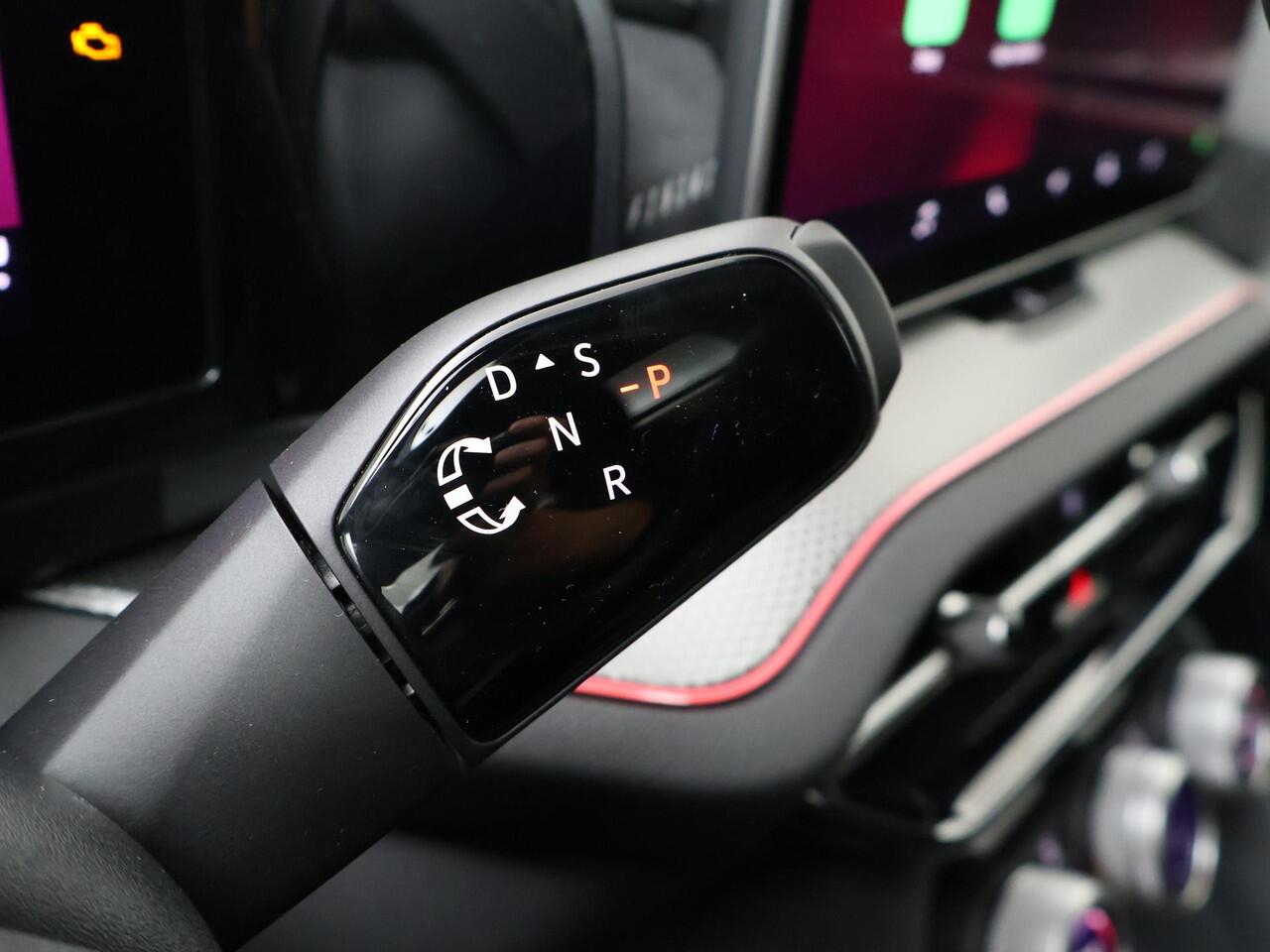 Skoda Kodiaq Sportline Business 1.5 TSI PHEV 204 PK GRATIS E-BIKE | Trekhaak | Panorama dak | 19" lichtmetalen velgen |