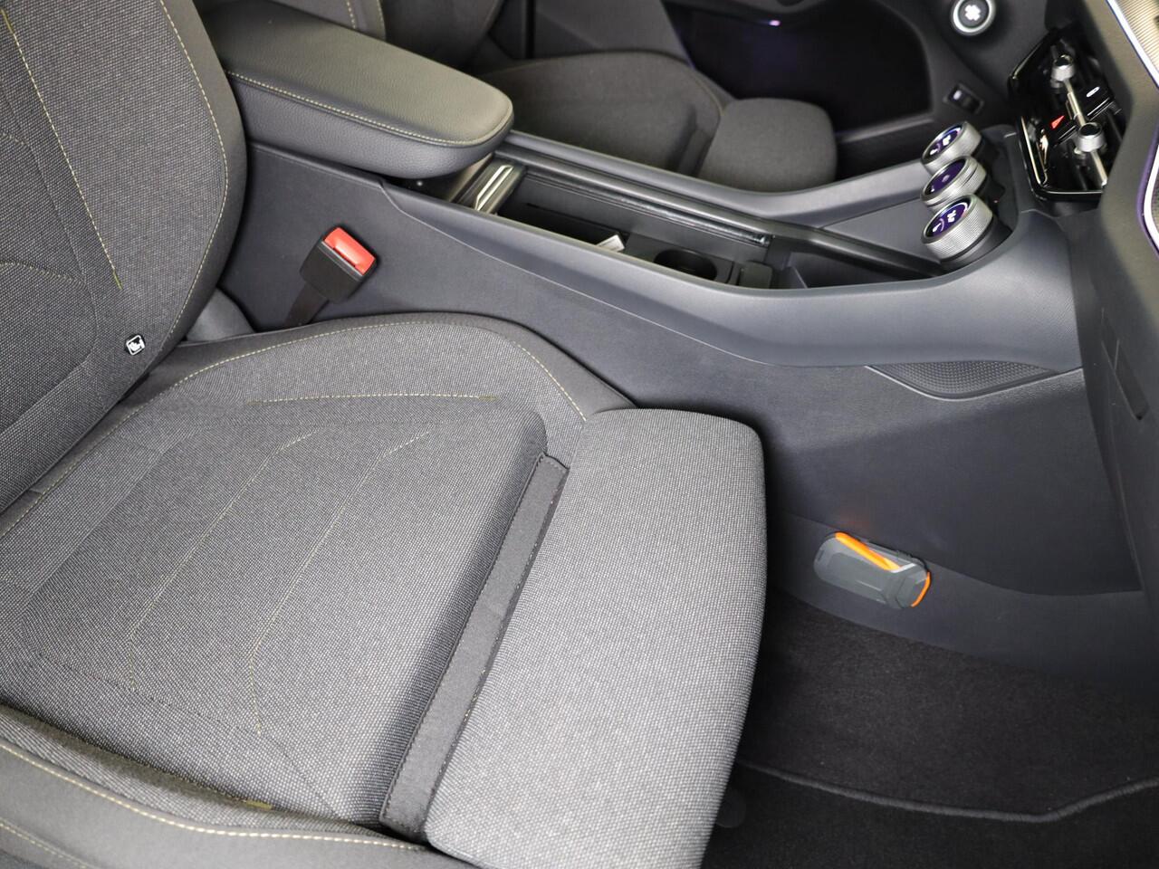 Skoda Kodiaq 1.5 TSI MHEV Business Edition 7p. 150 pk Automaat (DSG) | 7-Persoons | Verlengde garantie | Navigatie | Trekhaak (wegklapbaar) | Parkeersensoren | Achteruitrijcamera | Matrix LED koplampen |