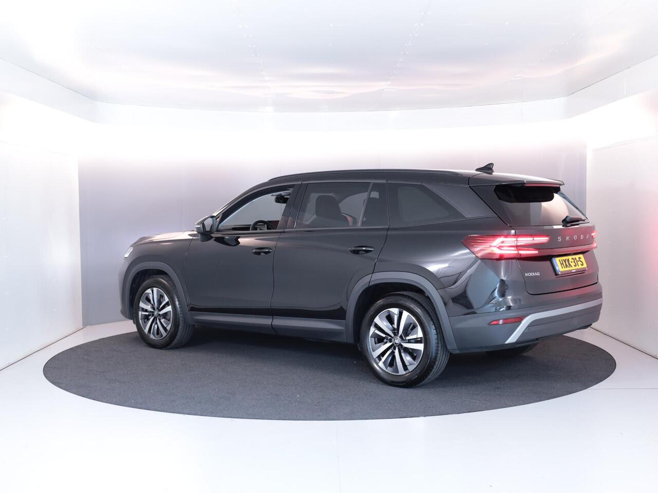 Skoda Kodiaq 1.5 TSI MHEV Business Edition 7p. 150 pk Automaat (DSG) | 7-Persoons | Verlengde garantie | Navigatie | Trekhaak (wegklapbaar) | Parkeersensoren | Achteruitrijcamera | Matrix LED koplampen |