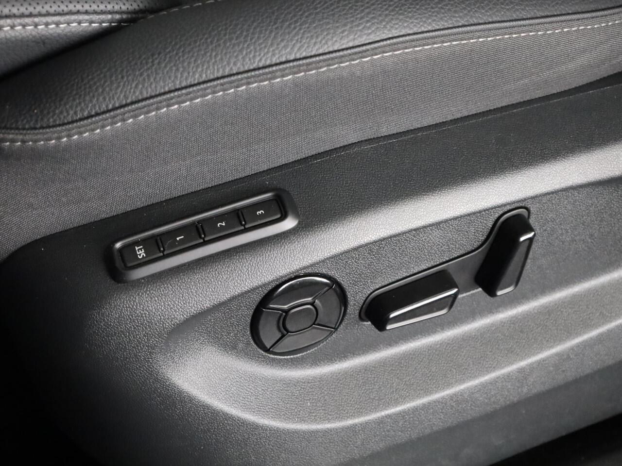 Skoda Kodiaq 1.5 TSI PHEV Business Edition 204pk | Light en View Pakket | Navigatie | Lederen bekleding | Elektrisch verstelbare stoelen met geheugen