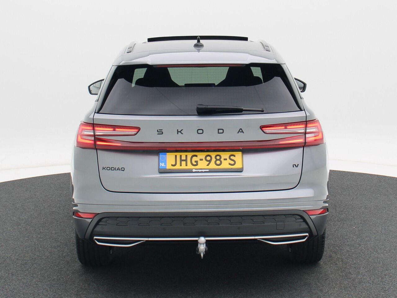 Skoda Kodiaq 1.5 TSi 204 Pk Automaat PHEV Sportline Business | Canton Audio | Panoramadak | Elektrische Stoelen | Trekhaak | Stoel Verwarming | CarPlay | Camera | LED | 20 Inch | Nieuwe Auto!!