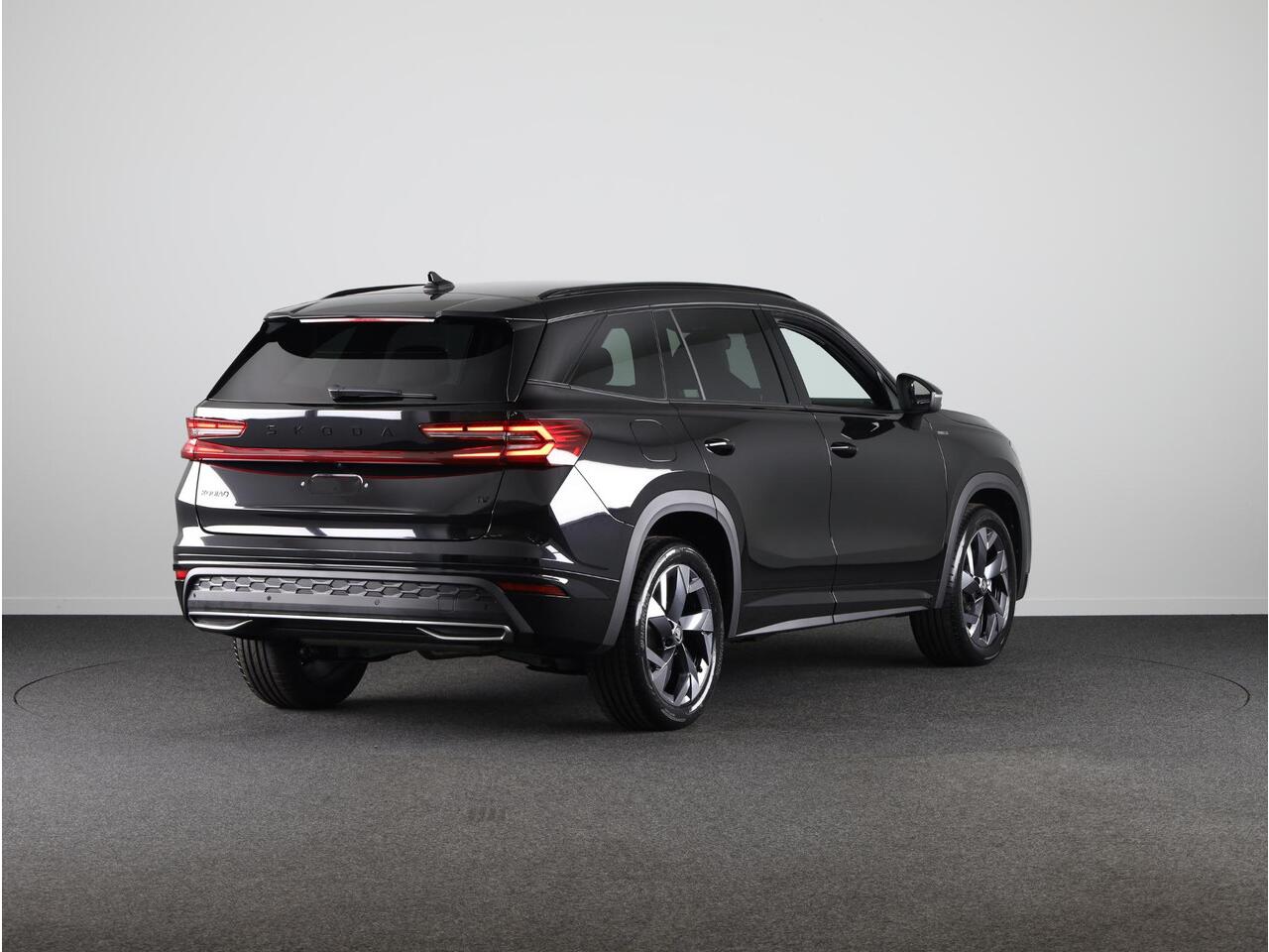 Skoda Kodiaq Sportline Business PHEV 1.5 TSI 204 pk 6 versn. DSG | Trekhaak | Panoramadak | Light & View | Winter pakket | Elek. stoel | Adaptive Cruise | Blind Spot |