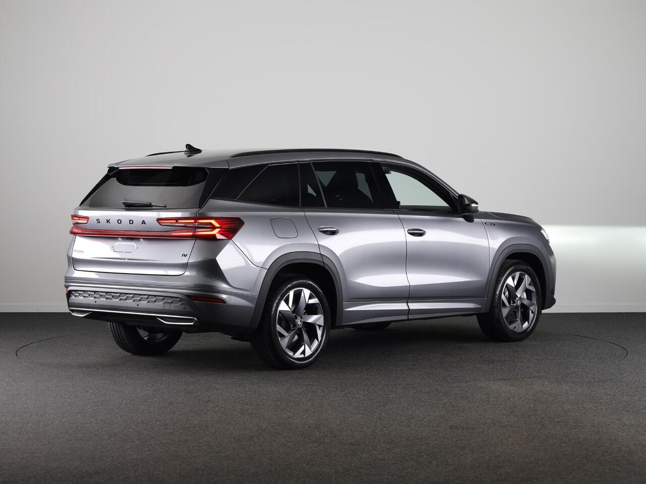 Skoda Kodiaq Sportline Business PHEV 1.5 TSI 204 pk 6 versn. DSG | Blind Spot | Adaptive Cruise | Stoelverwarming | Camera | Light & View
