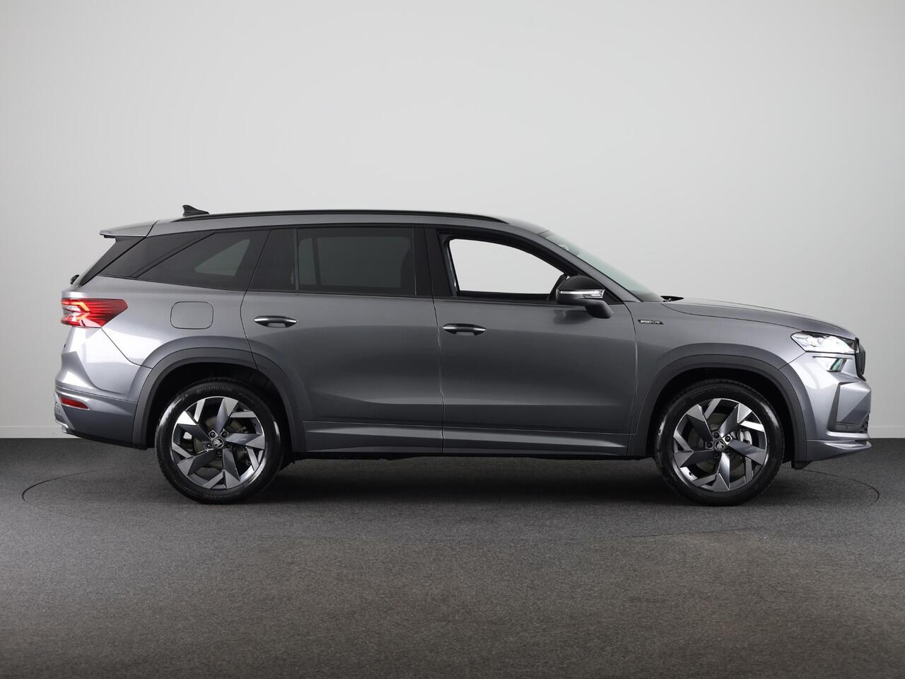 Skoda Kodiaq Sportline Business PHEV 1.5 TSI 204 pk 6 versn. DSG | Blind Spot | Adaptive Cruise | Stoelverwarming | Camera | Light & View