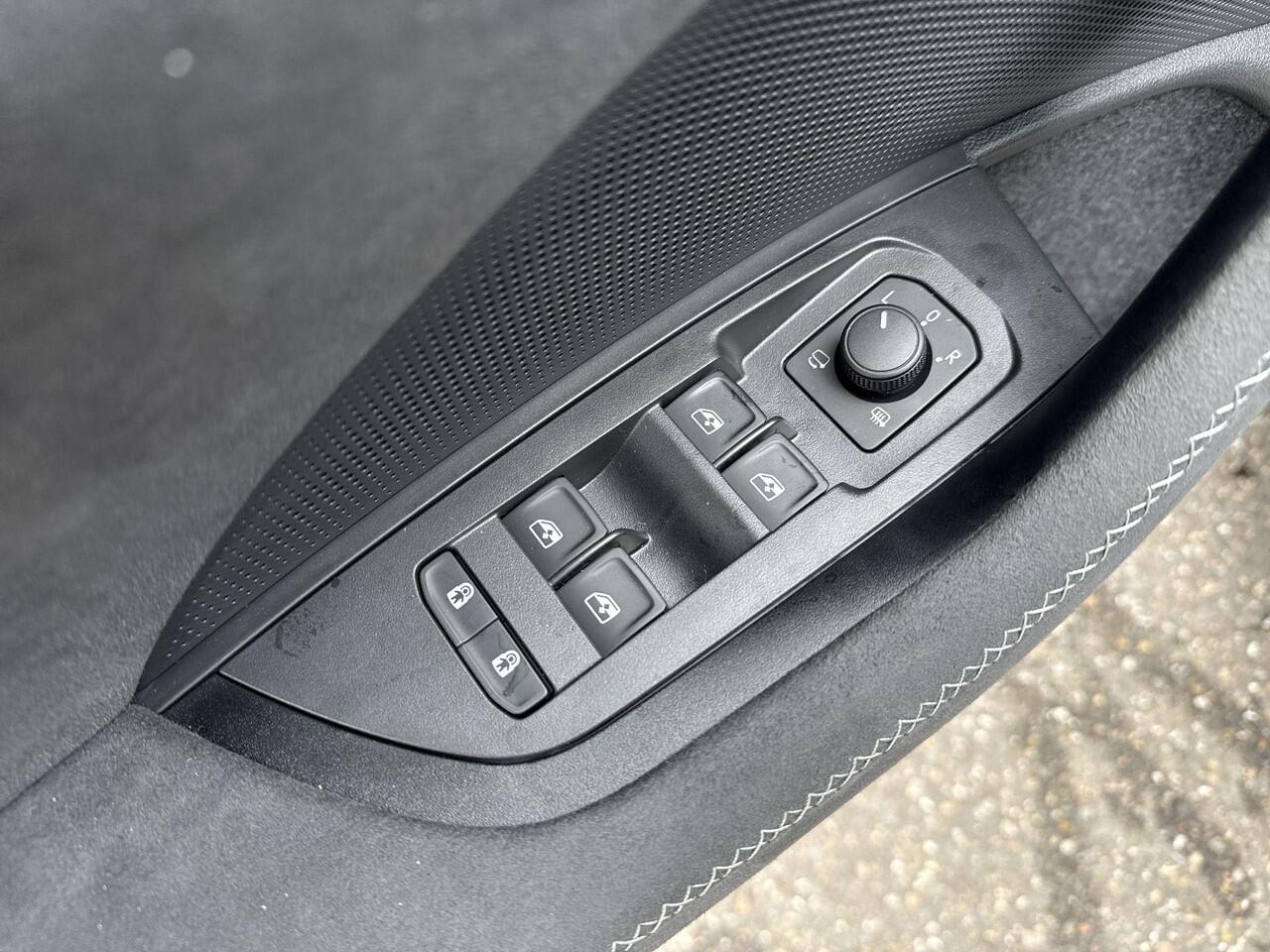 Skoda Kodiaq Sportline Business 1.5 TSI PHEV 150 kW / 204 PK Plug-Inn Hybride | Panorama dak | Trekhaak wegklapbaar | Comfort pakket | 19 Inch!