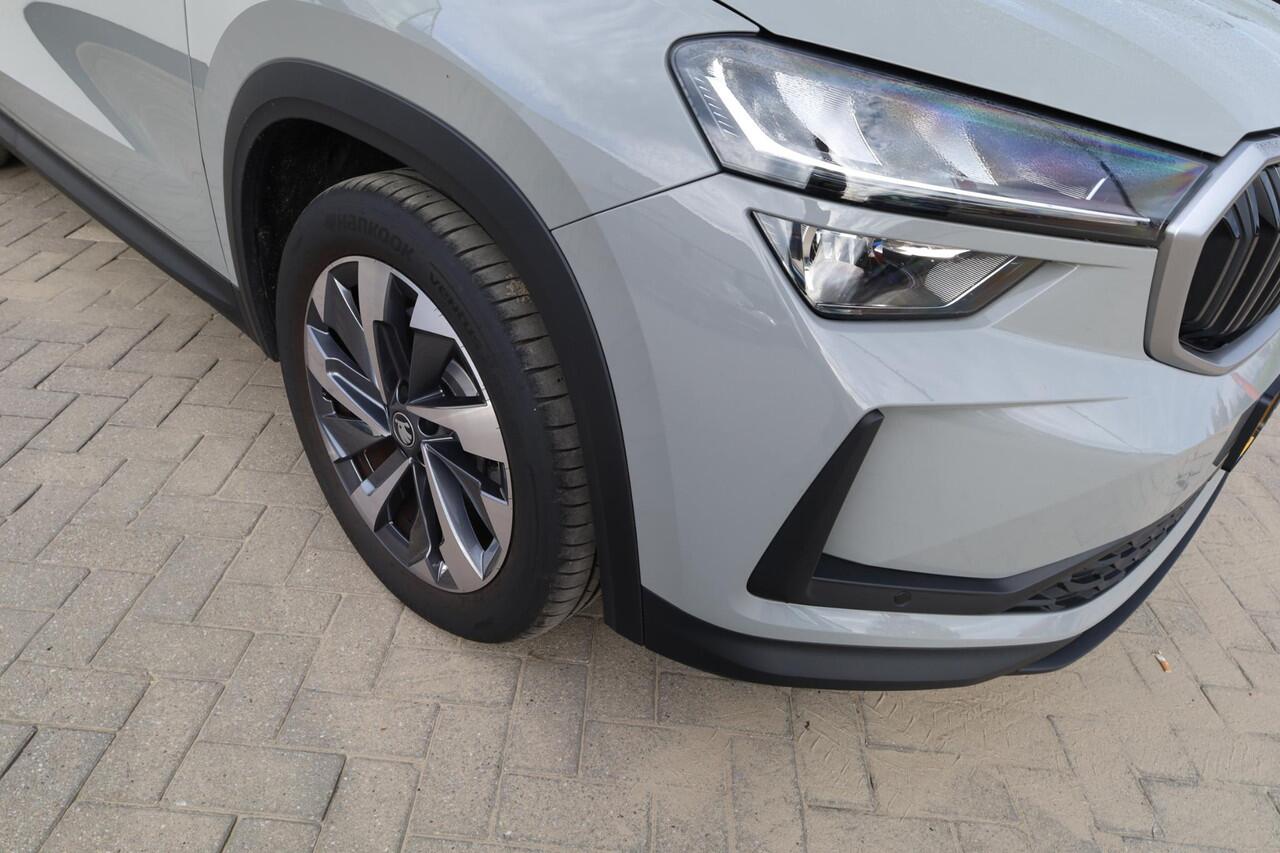 Skoda Kodiaq 1.5 TSI MHEV Business Edition 7p. PL ¤773 p/m* 7 zits panoramadak wegklapbare trekhaak 19" LMV camera side assist chrome dakrailing multifunctioneel lederen stuurwiel stoelverwarming keyless go privacy glas spiegels elektrich inklapbaar virtual cockpit n