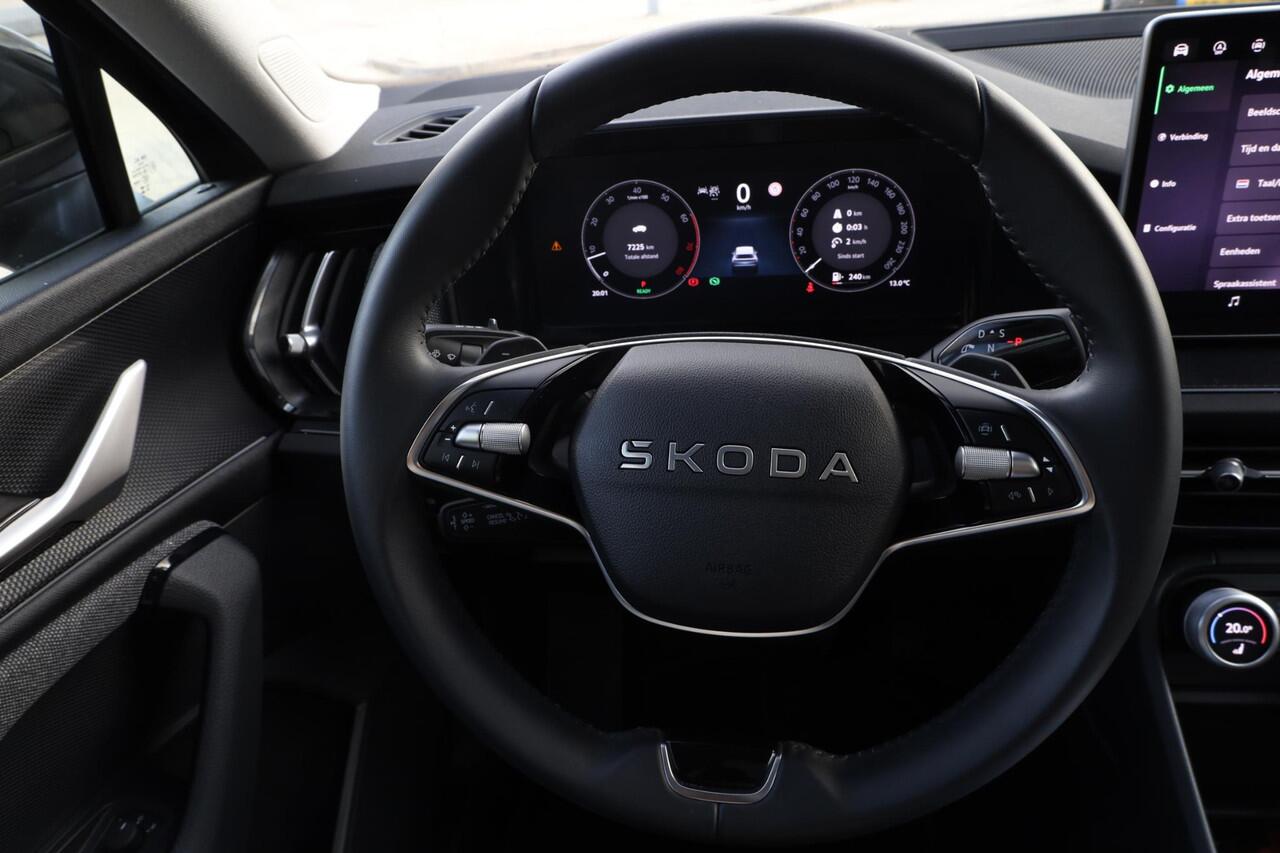 Skoda Kodiaq 1.5 TSI MHEV Business Edition 7p. PL ¤750 p/m* 7 zits panoramadak wegklapbare trekhaak 19" LMV camera side assist chrome dakrailing multifunctioneel lederen stuurwiel stoelverwarming keyless go privacy glas spiegels elektrich inklapbaar virtual cockpit n