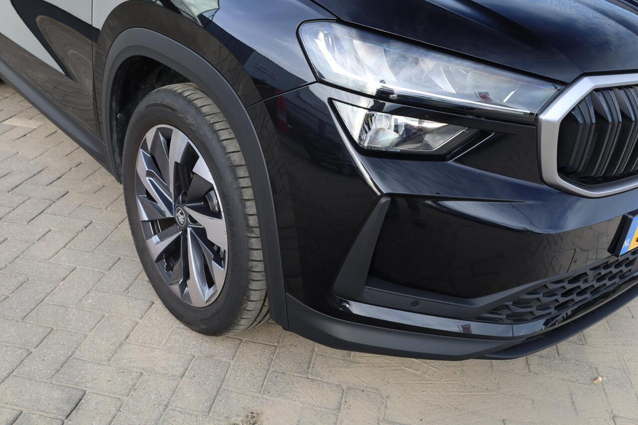 Skoda Kodiaq 1.5 TSI MHEV Business Edition 7p. PL ¤750 p/m* 7 zits panoramadak wegklapbare trekhaak 19" LMV camera side assist chrome dakrailing multifunctioneel lederen stuurwiel stoelverwarming keyless go privacy glas spiegels elektrich inklapbaar virtual cockpit n