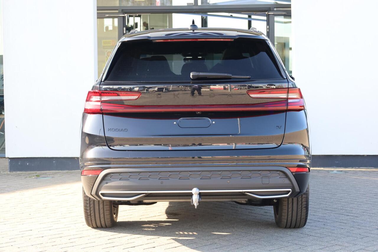 Skoda Kodiaq 1.5 TSI PHEV Sportline Business 20" LMV Rila Panoramadak trekhaak wegklapbaar Matrix LED met strip in grille 13" navigatie systeem met smartlink winterpakket met 4 x stoelverwarming voor en achter stuurwiel verwarming elektrische achterklep elektrisch ver