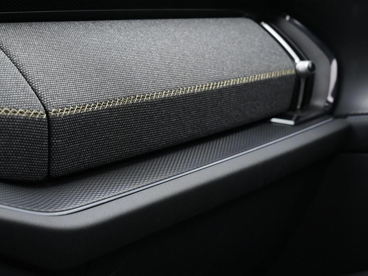 Skoda Kodiaq 7-zits 1.5 TSI MHEV 150 pk DSG Business Edition | Panoramadak | Trekhaak | Geheugenstoel | Stuur-/achterbankverwarming | Achteruitrijcamera