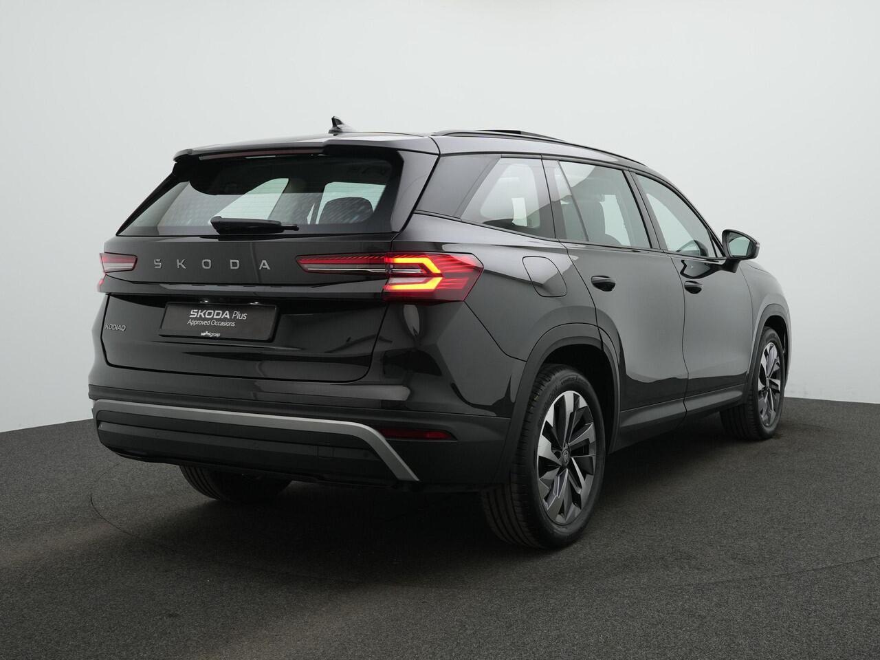 Skoda Kodiaq 7-zits 1.5 TSI MHEV 150 pk DSG Business Edition | Panoramadak | Trekhaak | Geheugenstoel | Stuur-/achterbankverwarming | Achteruitrijcamera