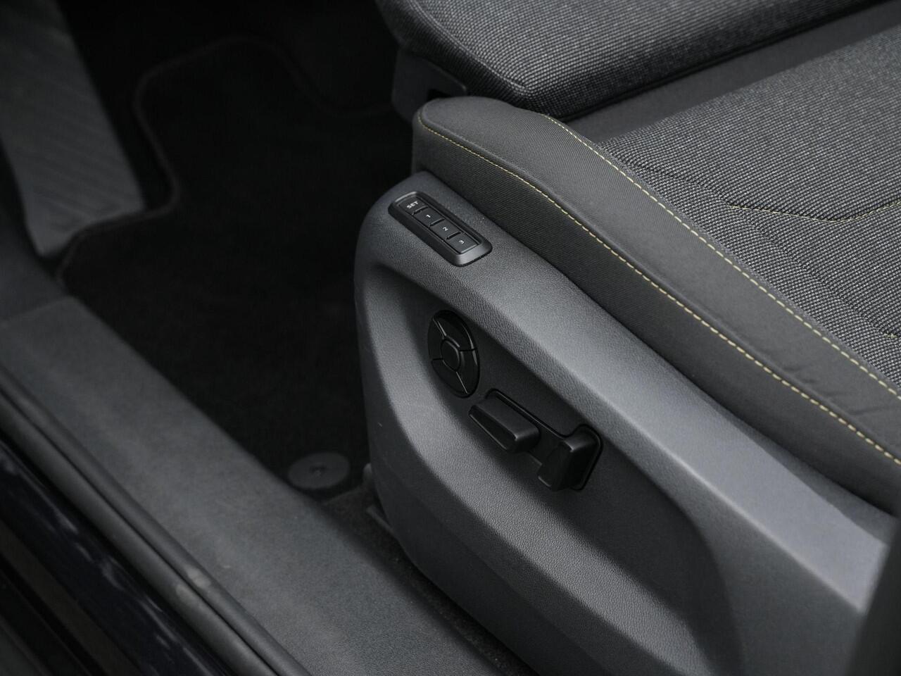 Skoda Kodiaq 7-zits 1.5 TSI MHEV 150 pk DSG Business Edition | Panoramadak | Trekhaak | Geheugenstoel | Stuur-/achterbankverwarming | Achteruitrijcamera