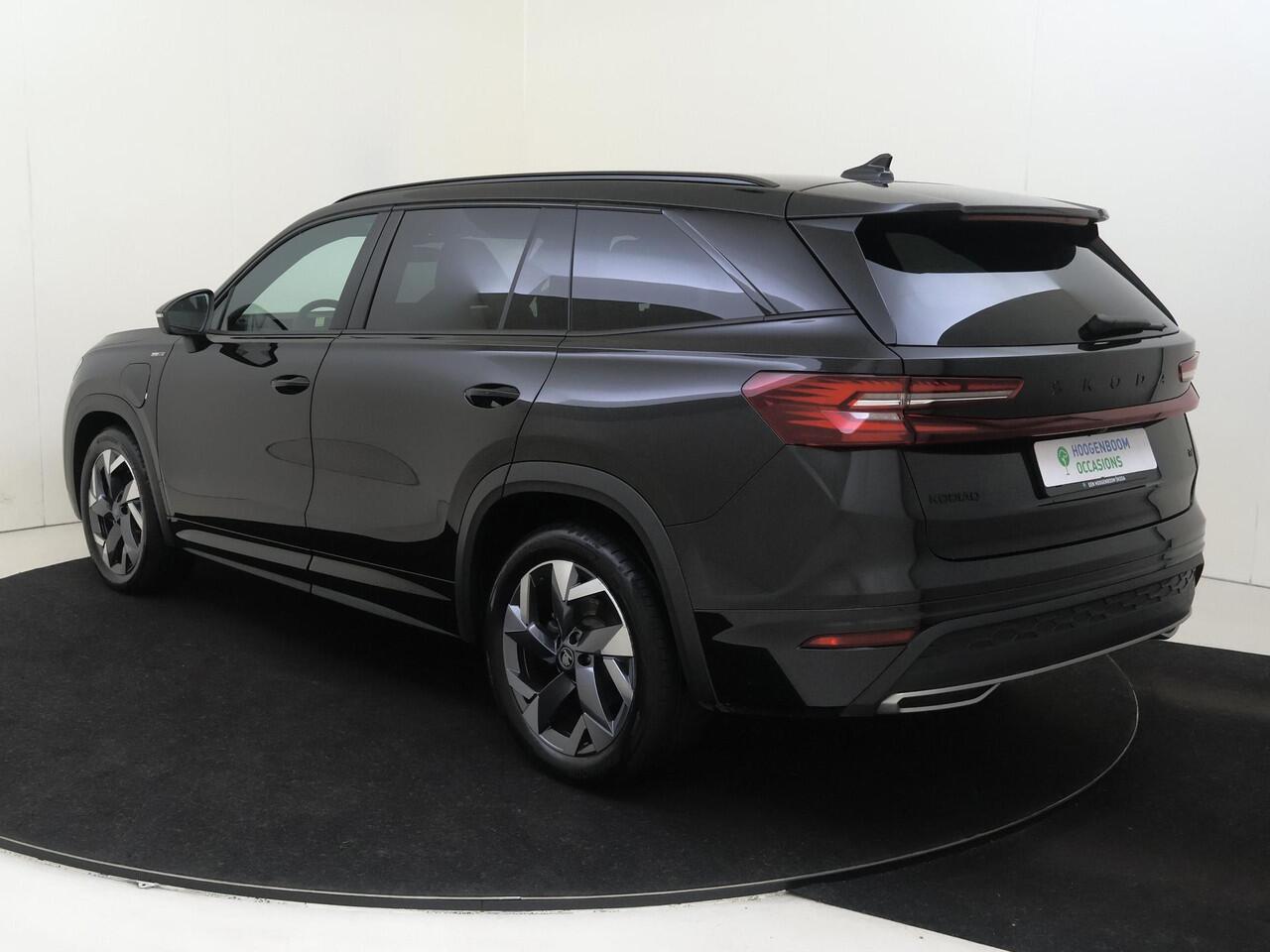 Skoda Kodiaq 1.5 TSI PHEV Sportline Business | Keyless | Stoelverwarming voor en achter | Verlichte grill | Achteruitrijcamera | Navigatie | Dodehoek detectie | Cruise controle | Sfeerverlichting |