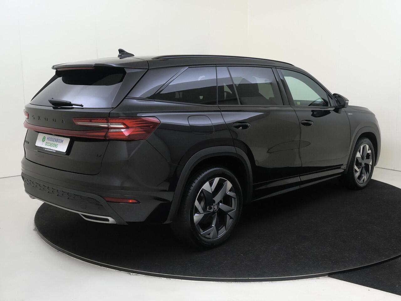 Skoda Kodiaq 1.5 TSI PHEV Sportline Business | Keyless | Stoelverwarming voor en achter | Verlichte grill | Achteruitrijcamera | Navigatie | Dodehoek detectie | Cruise controle | Sfeerverlichting |