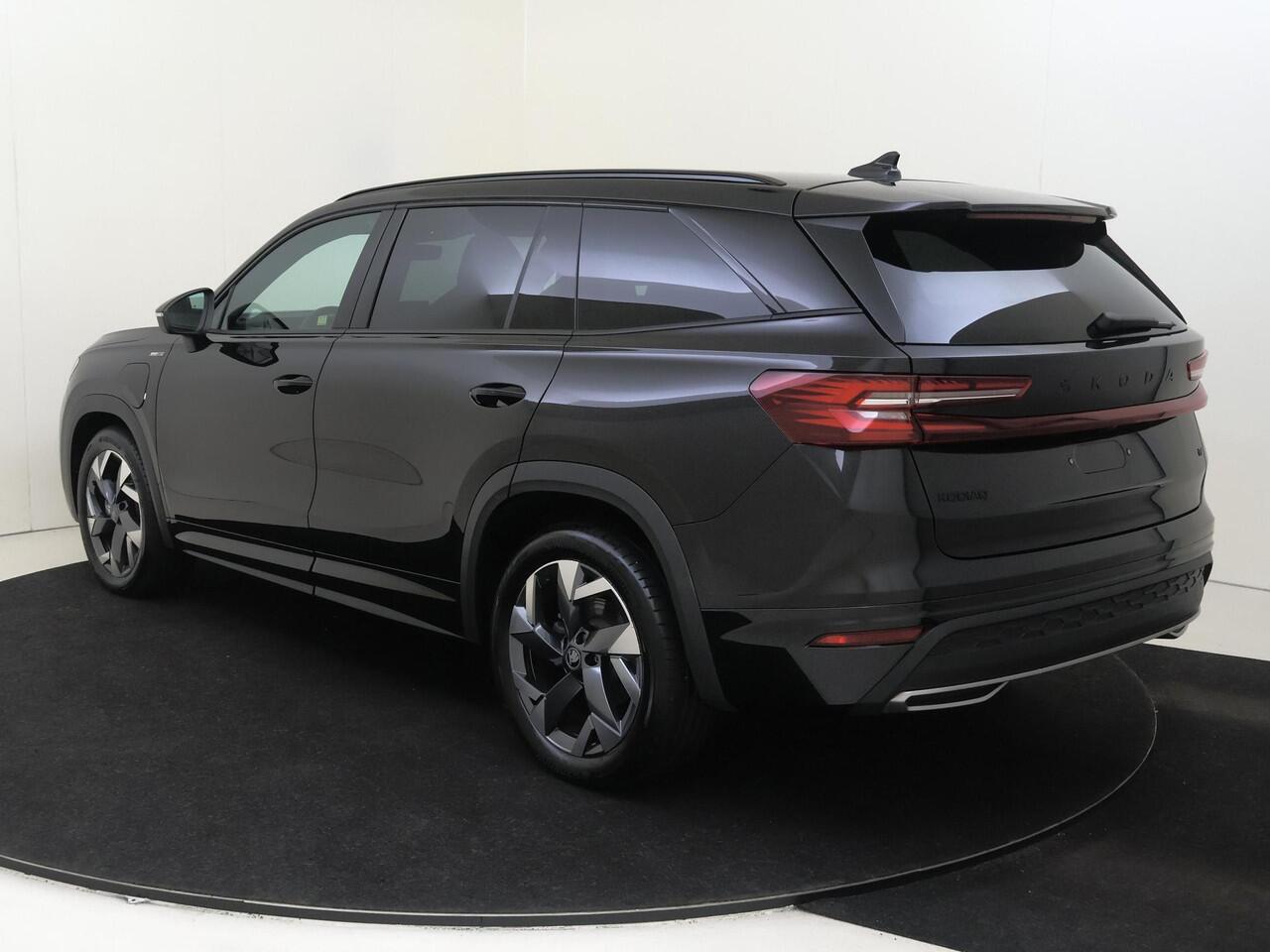 Skoda Kodiaq 1.5 TSI PHEV Sportline Business | Keyless | Stoelverwarming voor en achter | Verlichte grill | Achteruitrijcamera | Navigatie | Dodehoek detectie | Adaptieve cruise controle | Sfeerverlichting |