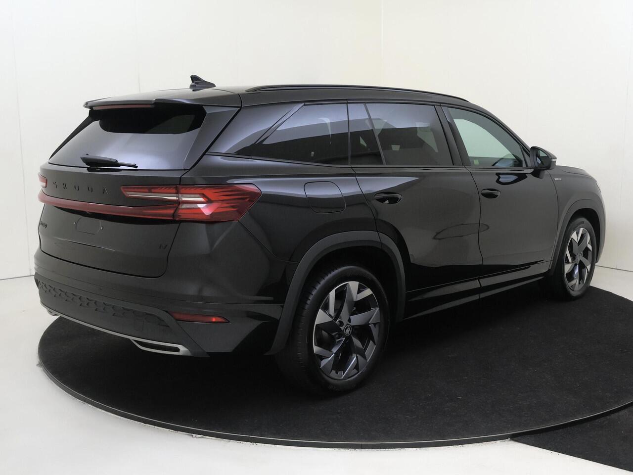 Skoda Kodiaq 1.5 TSI PHEV Sportline Business | Keyless | Stoelverwarming voor en achter | Verlichte grill | Achteruitrijcamera | Navigatie | Dodehoek detectie | Adaptieve cruise controle | Sfeerverlichting |