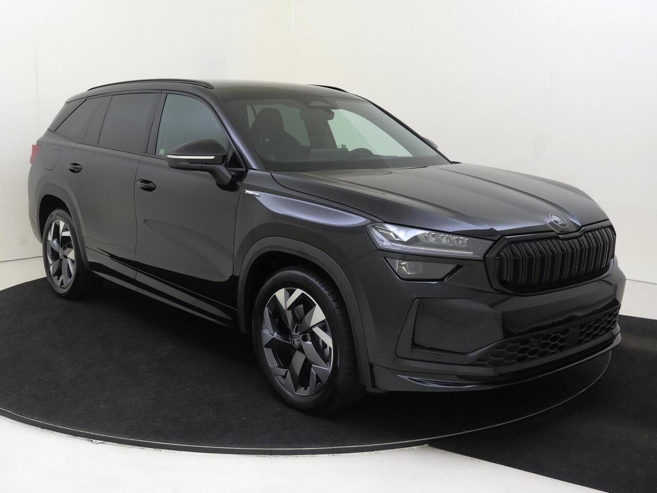 Skoda Kodiaq 1.5 TSI PHEV Sportline Business | Keyless | Stoelverwarming voor en achter | Verlichte grill | Achteruitrijcamera | Navigatie | Dodehoek detectie | Adaptieve cruise controle | Sfeerverlichting |