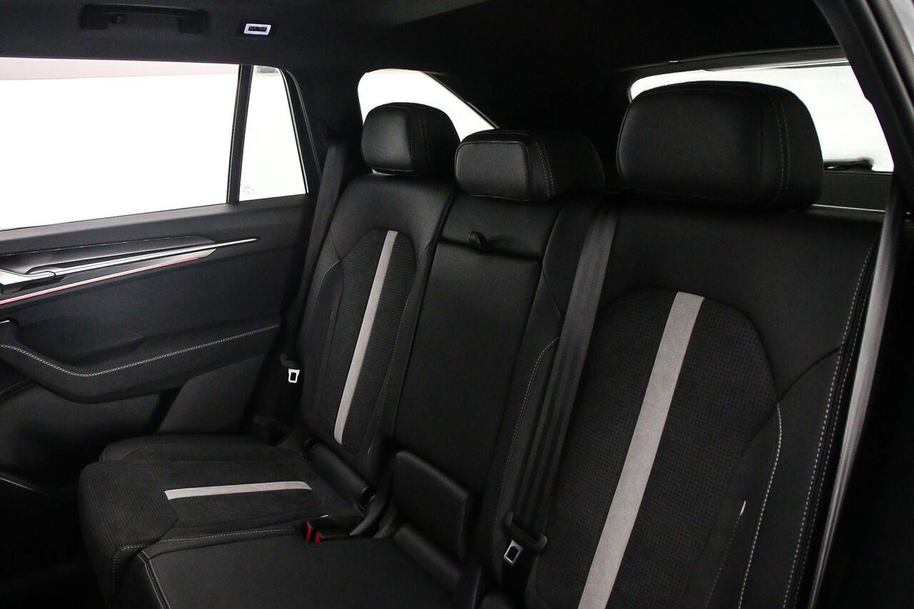 Skoda Kodiaq Sportline Business 1.5 TSI PHEV 204pk DSG Automaat Trekhaak, Panoramadak, Elektrische achterklep, Adaptive cruise control, Achteruitrijcamera, LED matrix koplampen