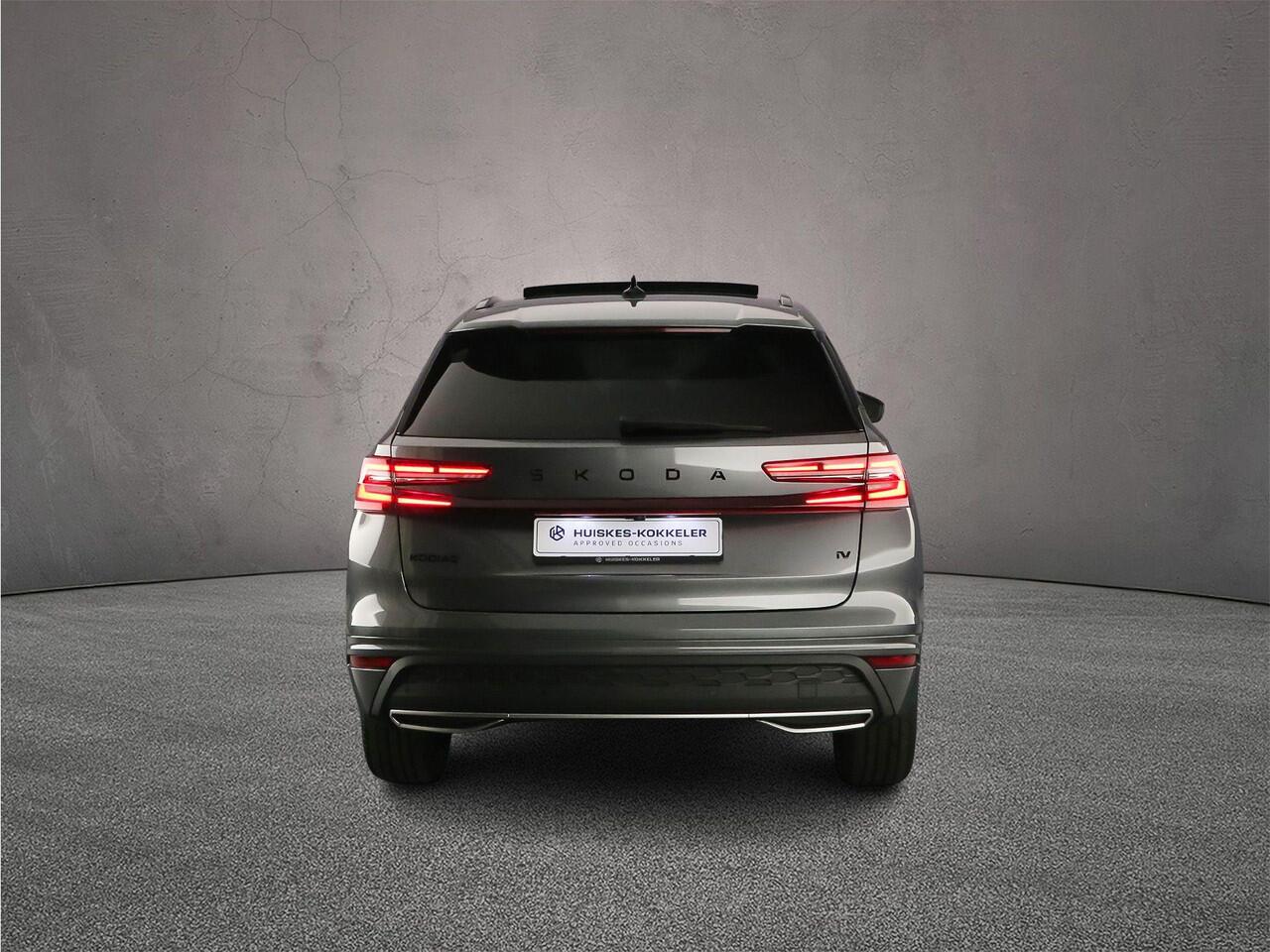 Skoda Kodiaq Sportline Business 1.5 TSI PHEV 204pk DSG Automaat Trekhaak, Panoramadak, Elektrische achterklep, Adaptive cruise control, Achteruitrijcamera, LED matrix koplampen