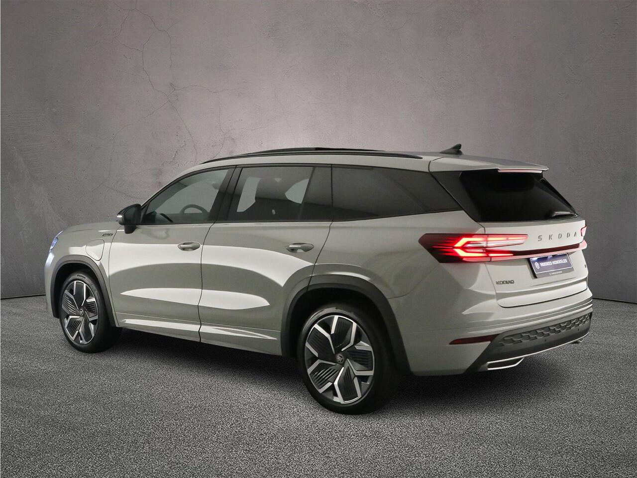 Skoda Kodiaq Sportline Business 1.5 TSI PHEV 204pk DSG Automaat Trekhaak, Panoramadak, Adaptive cruise control, Achteruitrijcamera, LED matrix koplampen, Elektrische achterklep