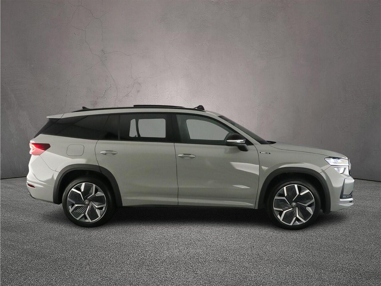 Skoda Kodiaq Sportline Business 1.5 TSI PHEV 204pk DSG Automaat Trekhaak, Panoramadak, Adaptive cruise control, Achteruitrijcamera, LED matrix koplampen, Elektrische achterklep