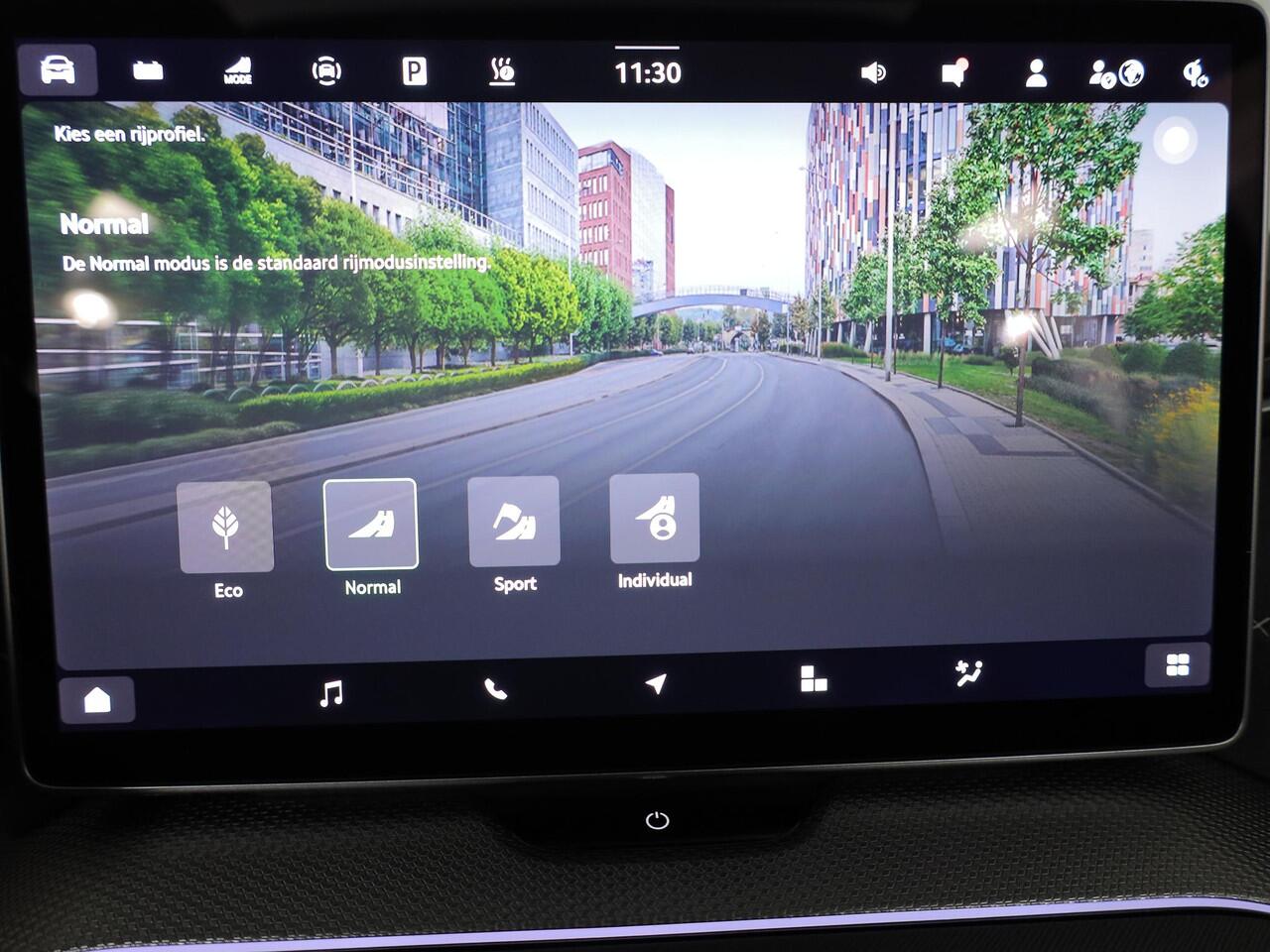 Skoda Kodiaq 1.5 TSI PHEV Sportline Business 204 pk Automaat (DSG) | Verlengde garantie | Navigatie | Panoramadak | Trekhaak (wegklapbaar) | Parkeersensoren | Achteruitrijcamera | Stoelverwarming v/a |