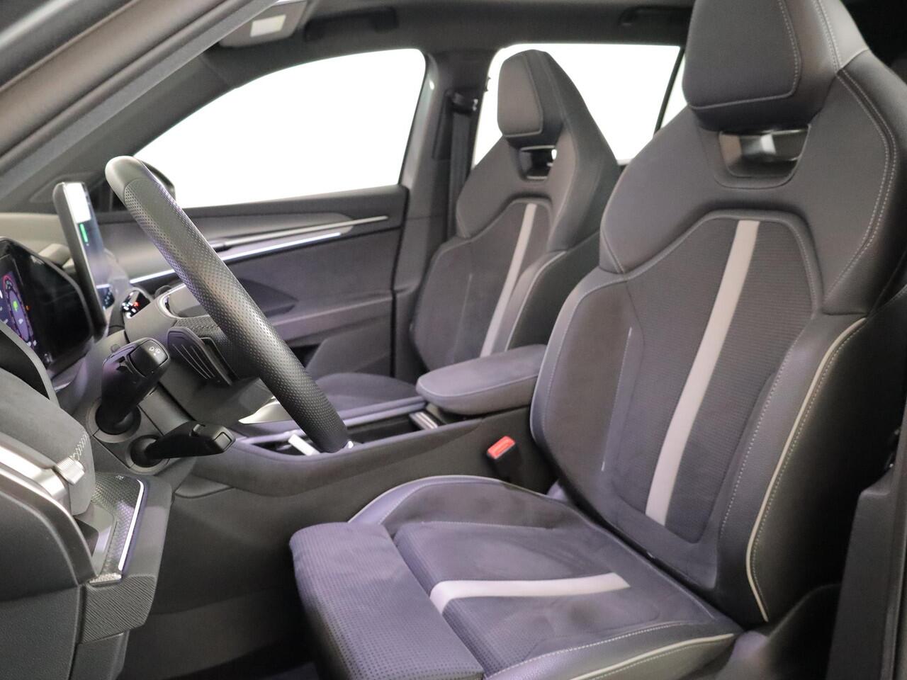 Skoda Kodiaq 1.5 TSI PHEV Sportline Business 204 pk Automaat (DSG) | Verlengde garantie | Navigatie | Panoramadak | Trekhaak (wegklapbaar) | Parkeersensoren | Achteruitrijcamera | Stoelverwarming v/a |