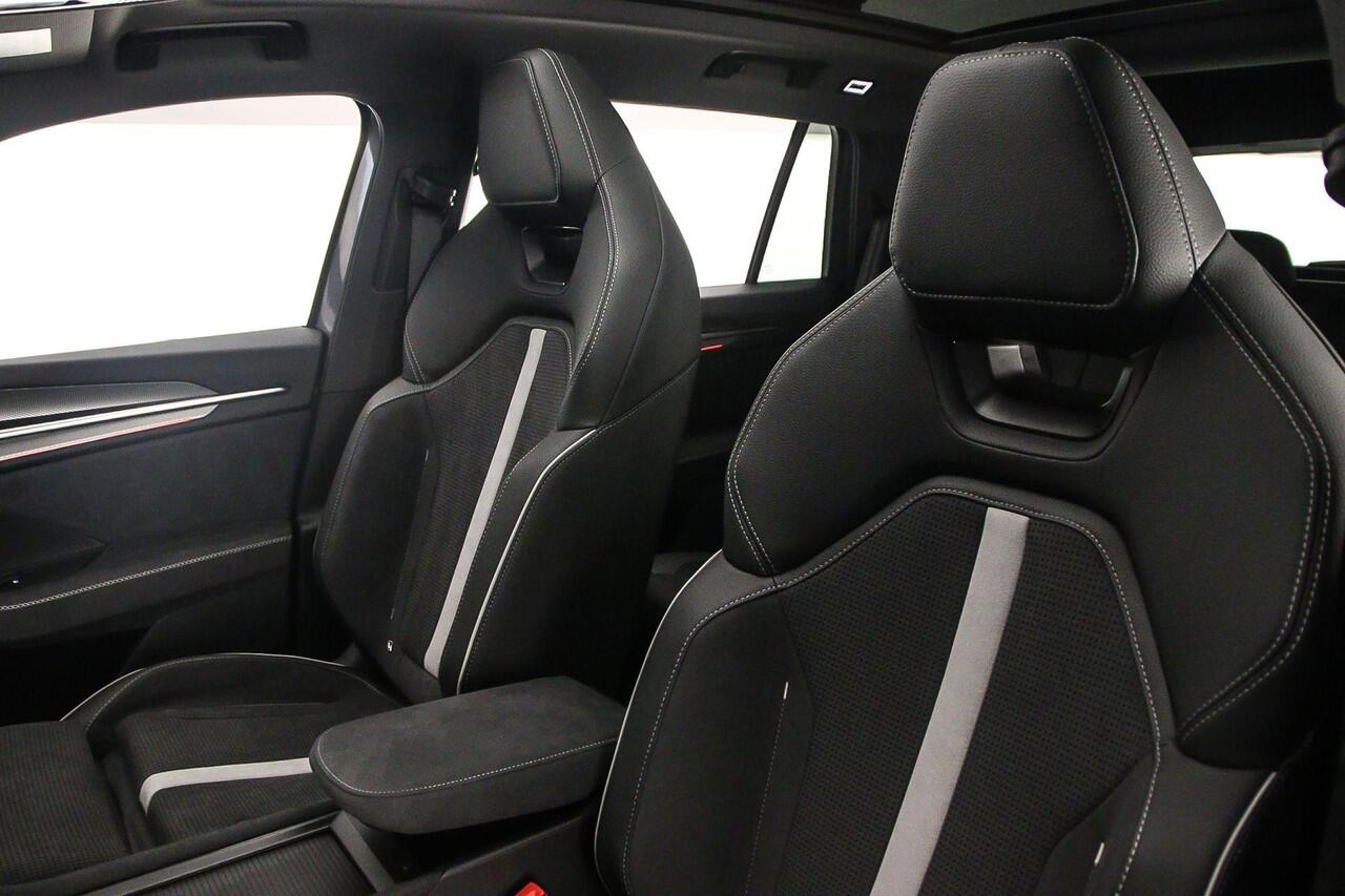 Skoda Kodiaq Sportline Business 1.5 TSI PHEV 204pk DSG Automaat Trekhaak, Panoramadak, Adaptive cruise control, Achteruitrijcamera, LED matrix koplampen, Elektrische achterklep