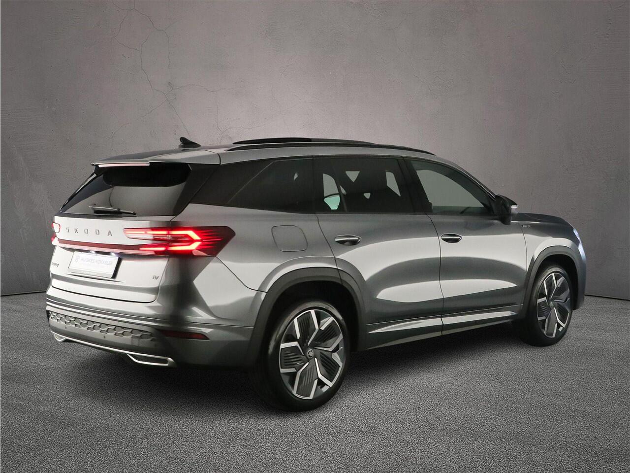 Skoda Kodiaq Sportline Business 1.5 TSI PHEV 204pk DSG Automaat Trekhaak, Panoramadak, Adaptive cruise control, Achteruitrijcamera, LED matrix koplampen, Elektrische achterklep