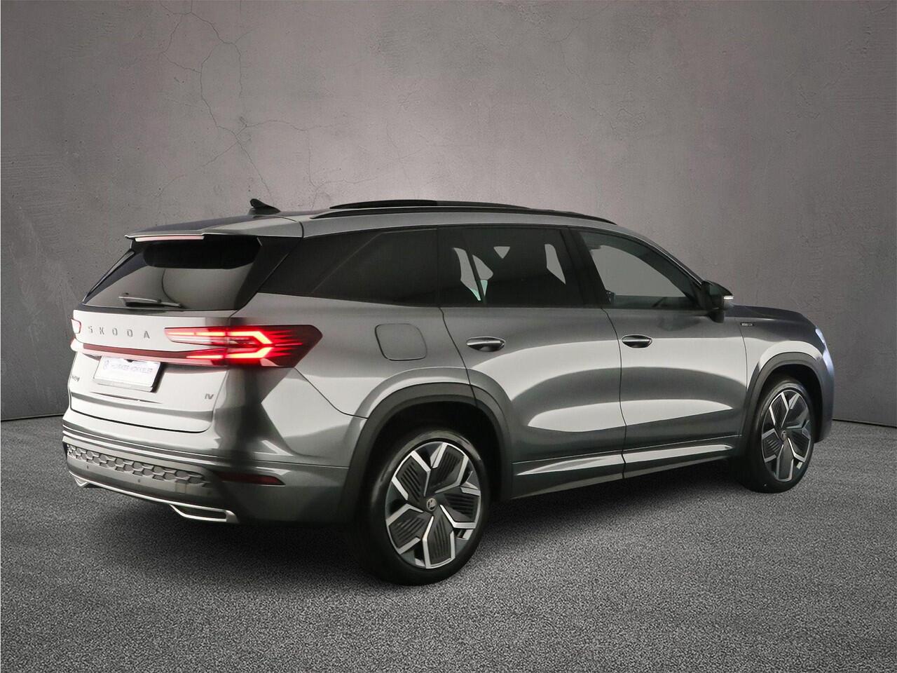 Skoda Kodiaq Sportline Business 1.5 TSI PHEV 204pk DSG Automaat Trekhaak, Panoramadak, Adaptive cruise control, Elektrische achterklep, LED matrix koplampen