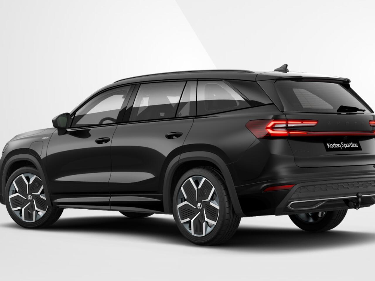 Skoda Kodiaq Sportline Business 1.5 TSI PHEV 150 kW / 204 PK SU | Comfort Pakket | Panorama dak | 3000,- inruilvoordeel!!