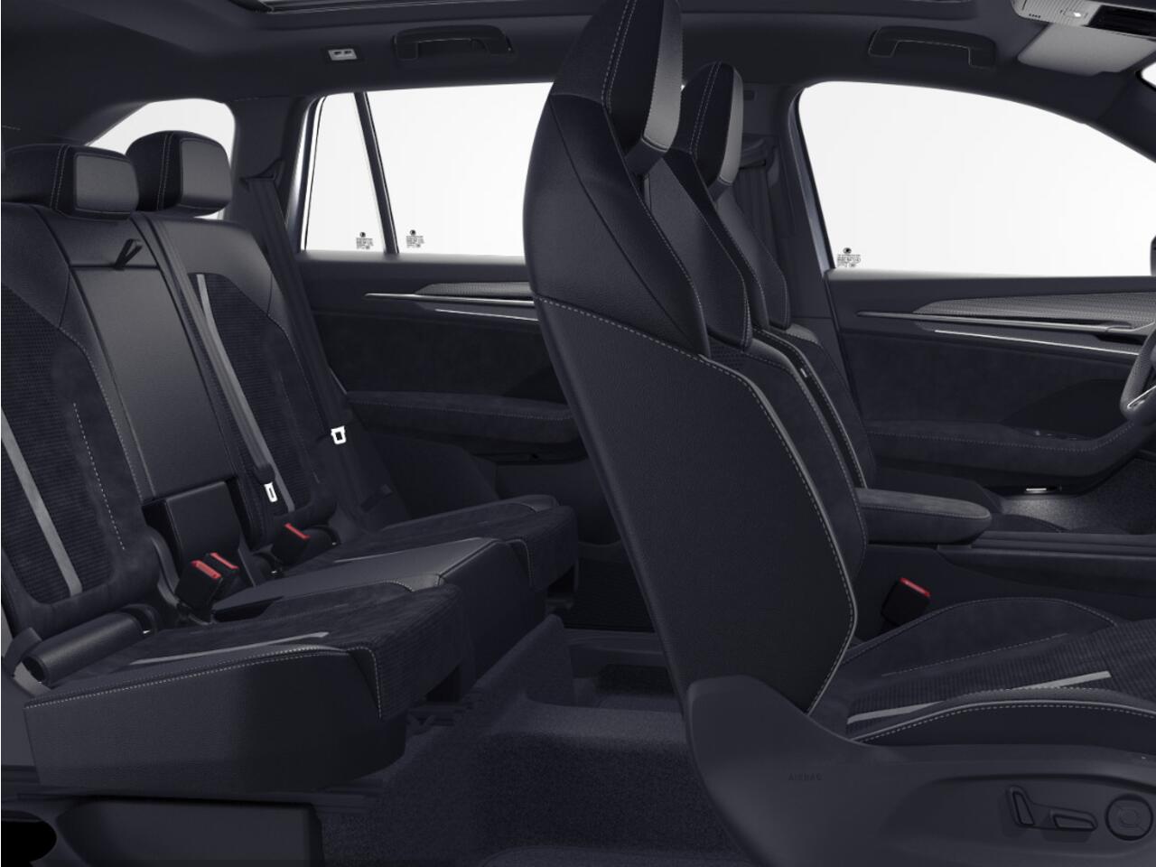 Skoda Kodiaq Sportline Business 1.5 TSI PHEV 150 kW / 204 PK SU V | Panorama dak | Trekhaak | comfort pakket | 4000,- inruilvoordeel!!