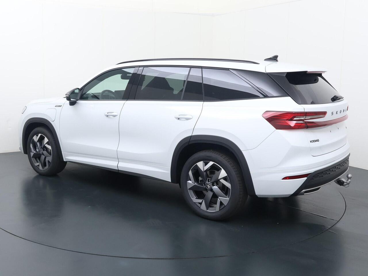 Skoda Kodiaq Sportline Business 1.5 TSI PHEV 204 PK | Trekhaak | Panorama dak | 19" lichtmetalen velgen |