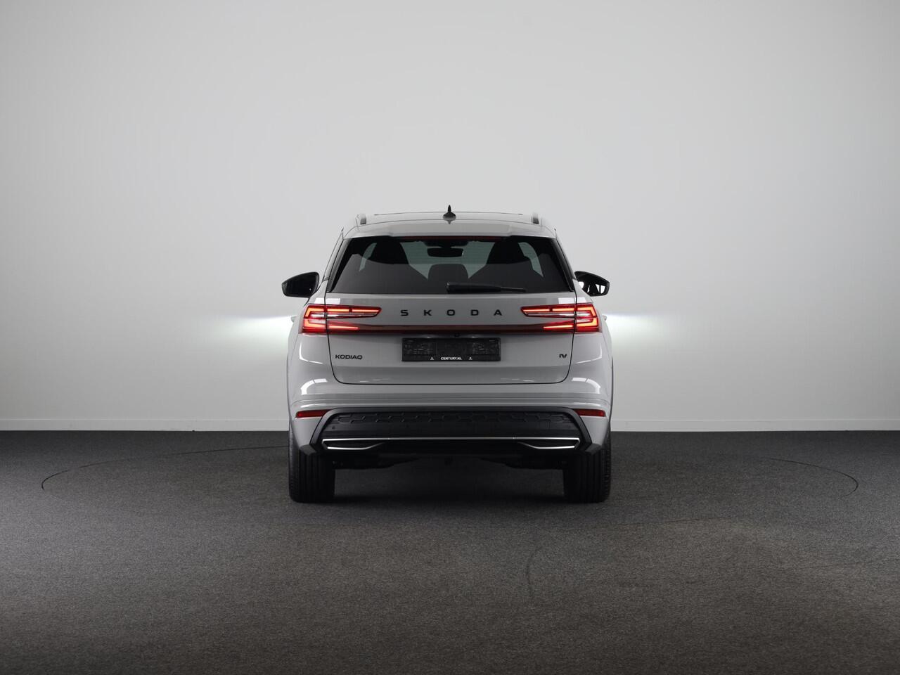 Skoda Kodiaq Sportline Business PHEV 1.5 TSI 204 pk 6 versn. DSG | Trekhaak | Winterpakket | Panoramadak | Light & View pakket