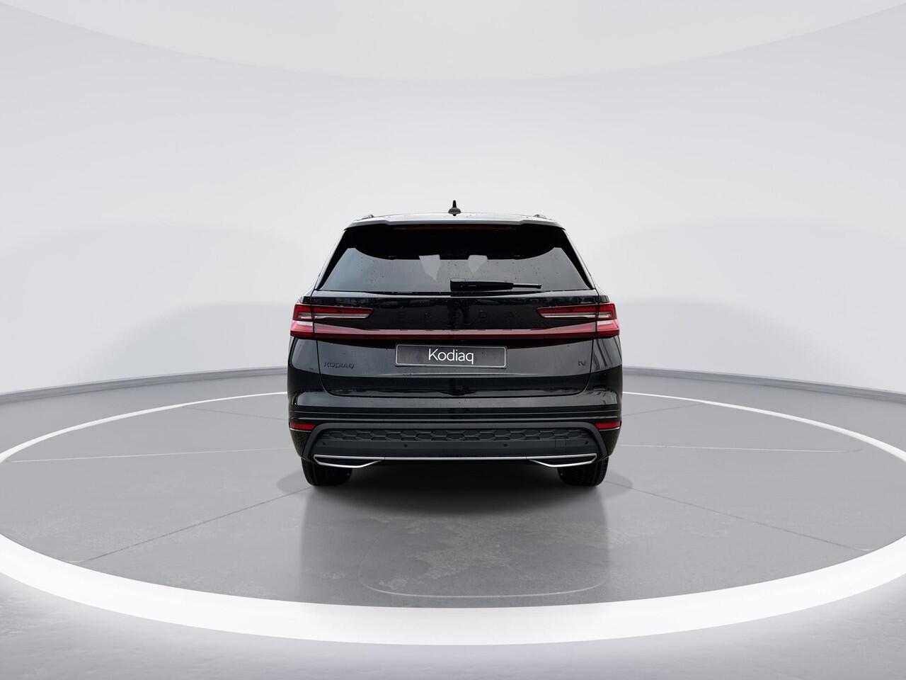 Skoda Kodiaq Sportline Business 1.5 TSI PHEV 150kW/204PK SUV | Comfort Pakket | panoramisch schuif-/kanteldak | Trekhaak wegklapbaar | Parkeer Pakket | 20'' inch velgen Rila aero