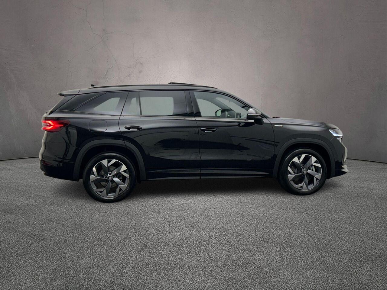 Skoda Kodiaq Sportline Business 1.5 TSI PHEV 204pk DSG Automaat Trekhaak, Panoramadak, Adaptive cruise control, LED matrix koplampen, Elektrische achterklep