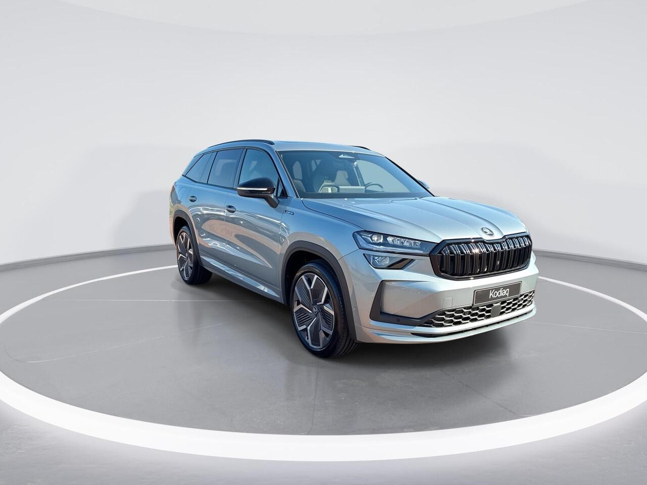 Skoda Kodiaq Sportline Business 1.5 TSI PHEV 150 kW / 204 PK SU | Comfort pakket | Panoramadak | Trekhaak | Parkeer Pakket