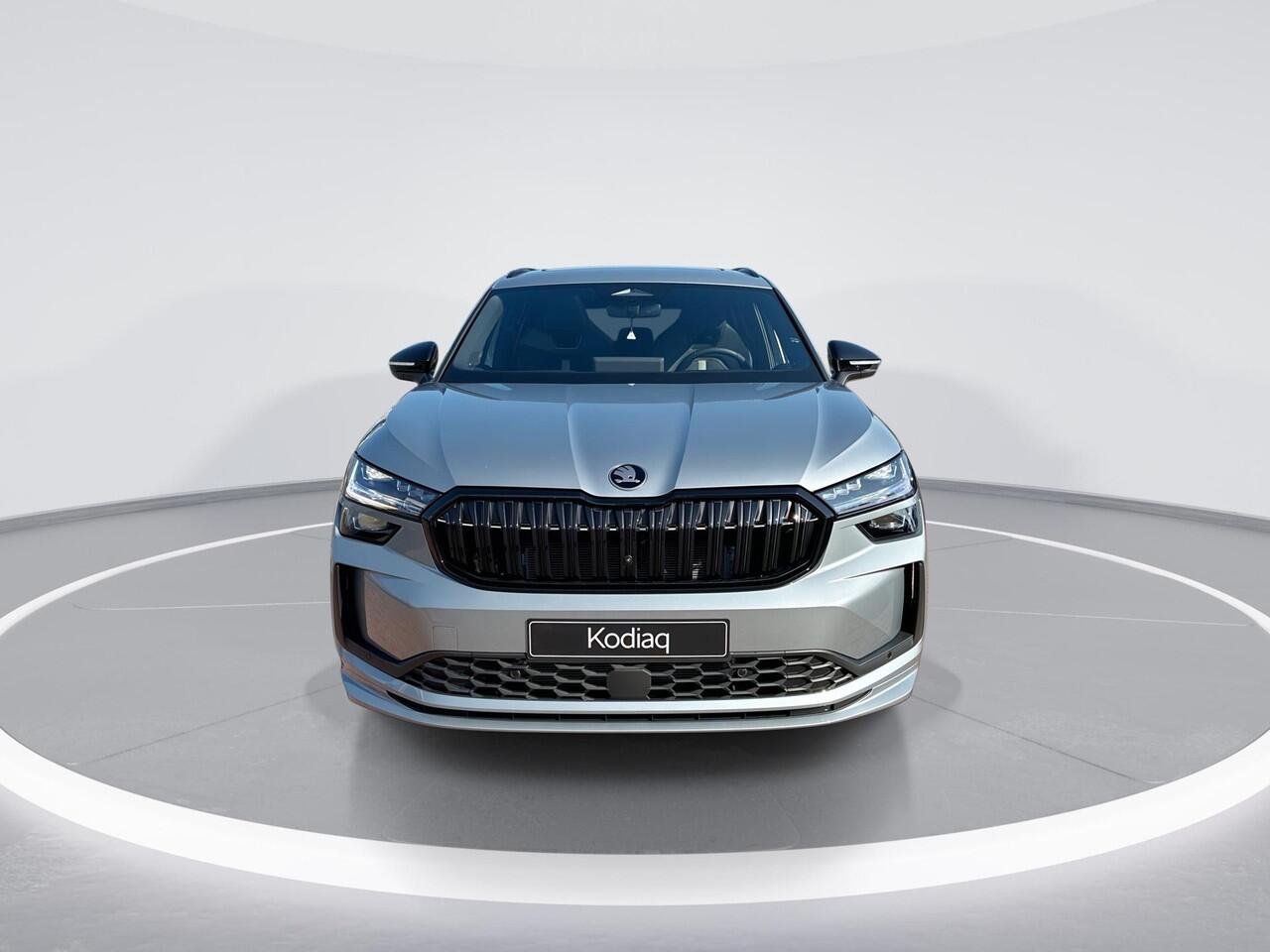 Skoda Kodiaq Sportline Business 1.5 TSI PHEV 150 kW / 204 PK SU | Comfort pakket | Panoramadak | Trekhaak | Parkeer Pakket