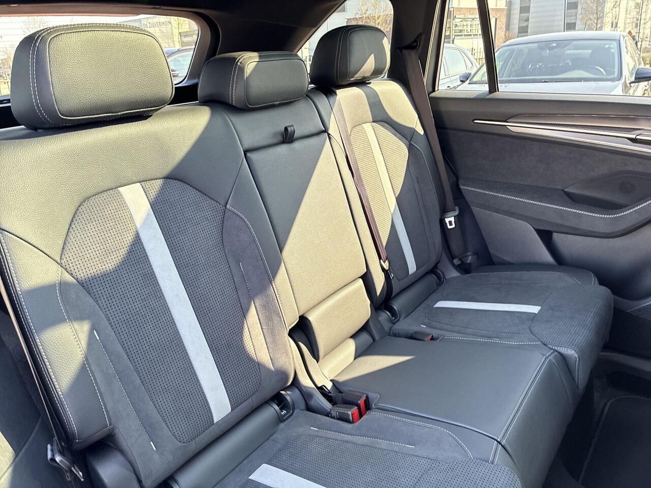 Skoda Kodiaq Sportline Business 1.5 TSI PHEV 150 kW / 204 PK SU | Comfort pakket | Panoramadak | Trekhaak | Parkeer Pakket