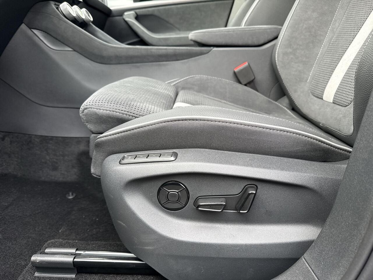 Skoda Kodiaq Sportline Business 1.5 TSI PHEV 150 kW / 204 PK iV | Comfort pakket | Panoramadak | Trekhaak | Parkeer Pakket