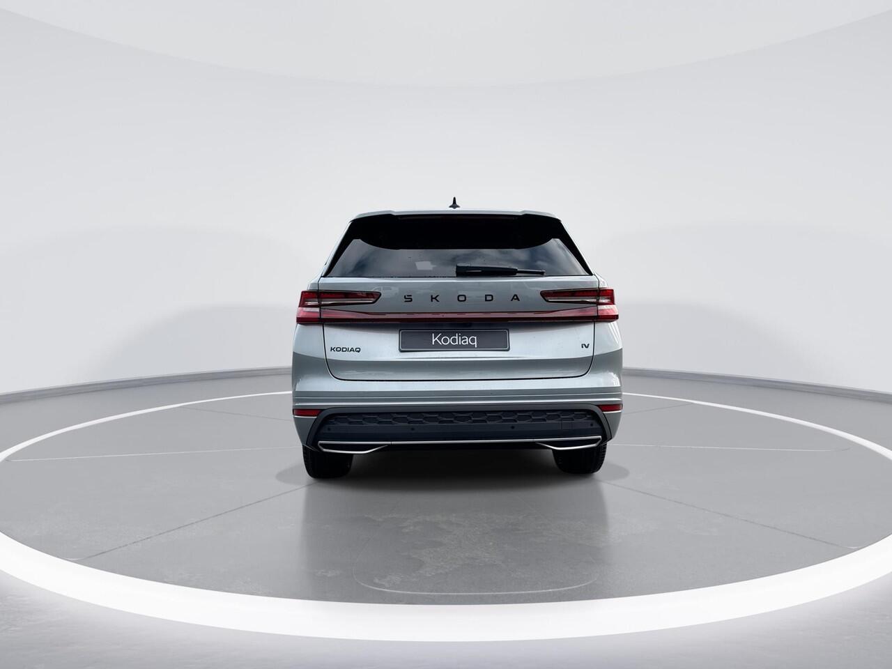 Skoda Kodiaq Sportline Business 1.5 TSI PHEV 150 kW / 204 PK iV | Comfort pakket | Panoramadak | Trekhaak | Parkeer Pakket