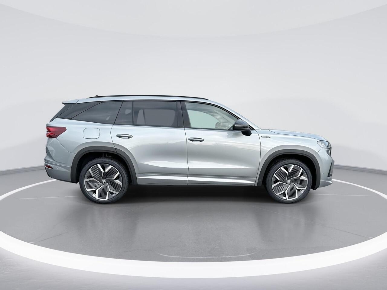 Skoda Kodiaq Sportline Business 1.5 TSI PHEV 150 kW / 204 PK iV | Comfort pakket | Panoramadak | Trekhaak | Parkeer Pakket